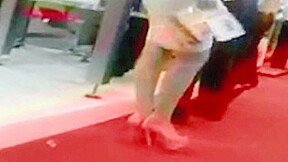 Una promotora bien CULONA (QUE NALGOTAS)