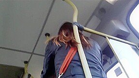 Gostosa no bus de legging